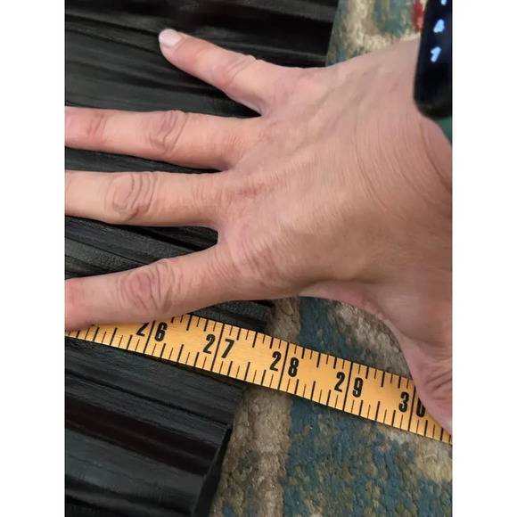 Oscar by Oscar De La Renta Black Pleated Hem pinstripe Skirt Size 16 - Picture 7 of 7